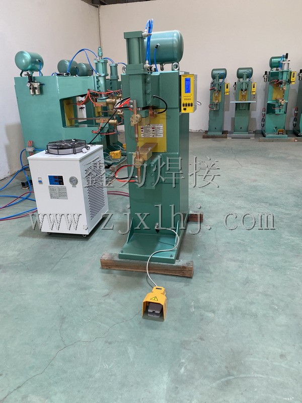 ���(d��ng)�����c(di��n)��͹�����C(j��)ϵ��